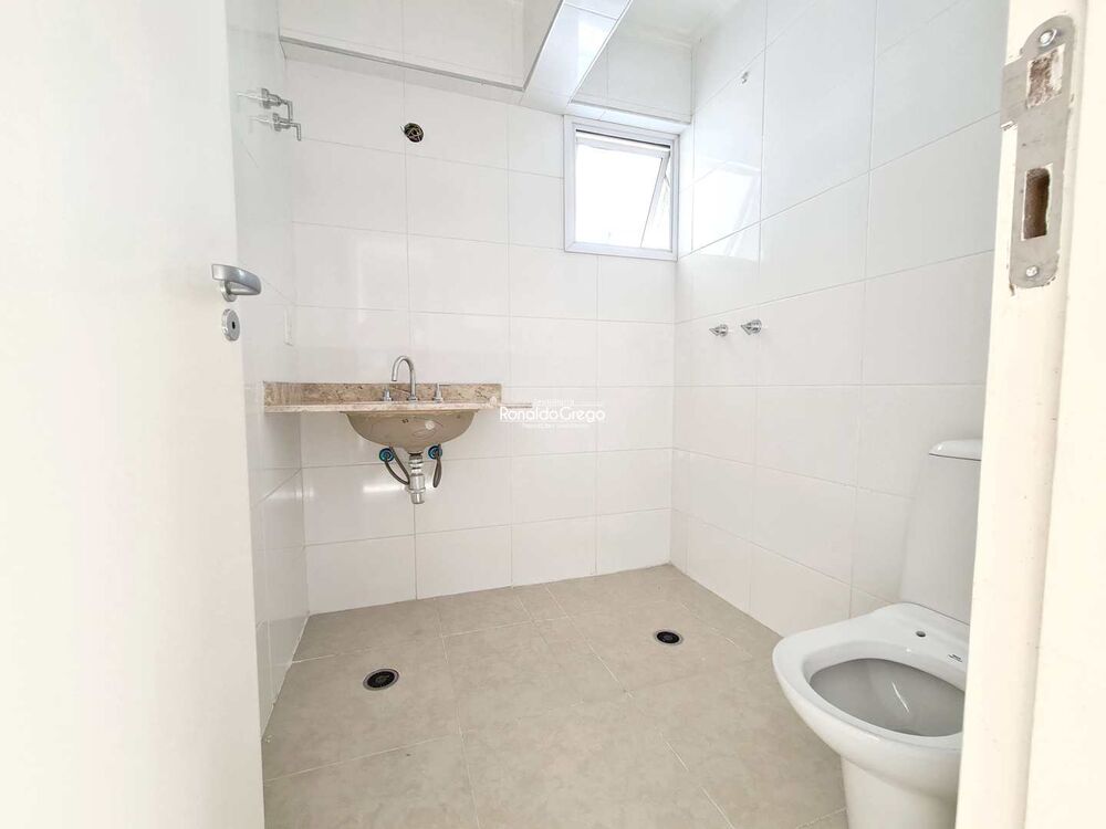 Apartamento à venda com 4 quartos, 234m² - Foto 8