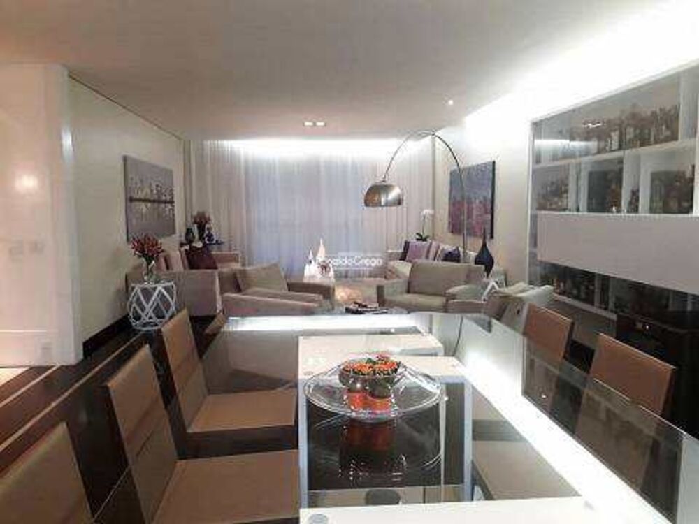 Apartamento à venda com 4 quartos, 250m² - Foto 2
