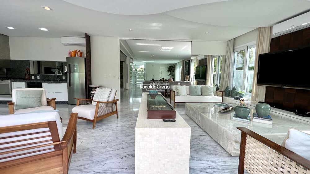 Casa à venda com 7 quartos, 790m² - Foto 2