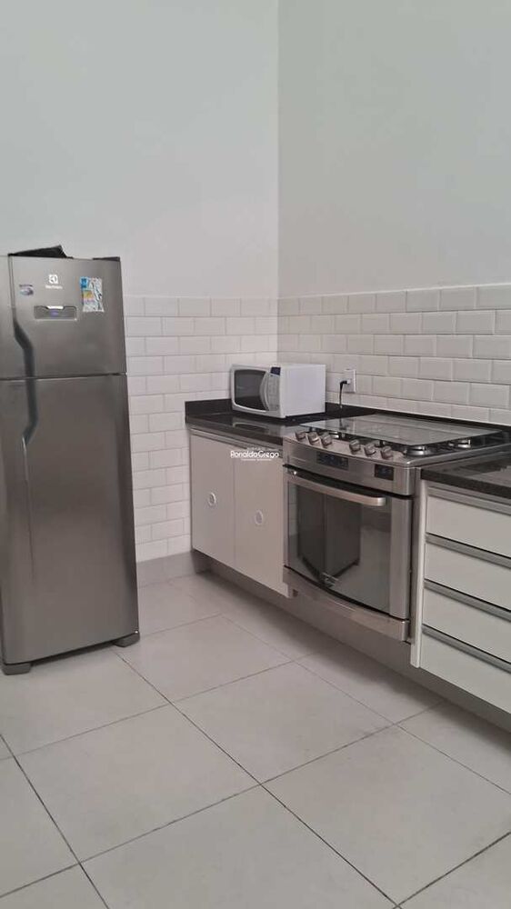 Apartamento à venda com 4 quartos, 180m² - Foto 2