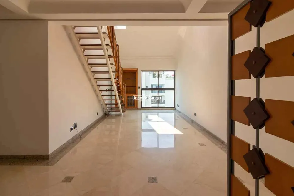 Cobertura, 3 quartos, 240 m² - Foto 2