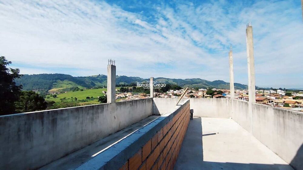 Chácara à venda com 3 quartos, 2200m² - Foto 4