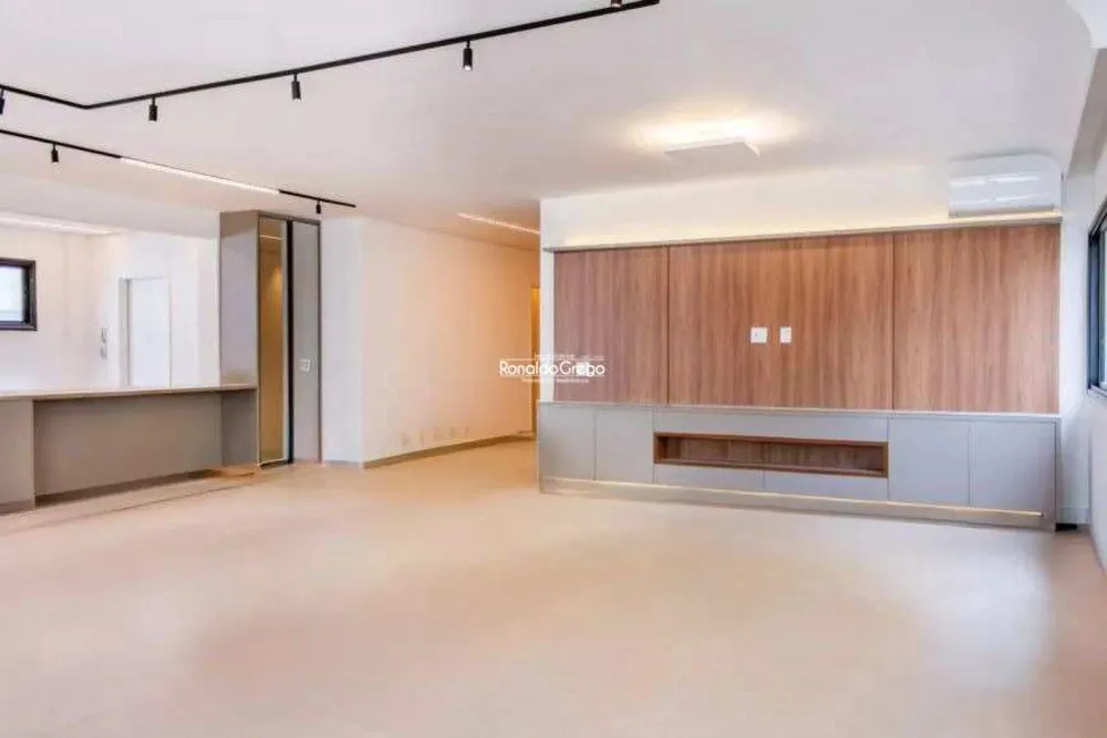 Apartamento, 3 quartos, 215 m² - Foto 2