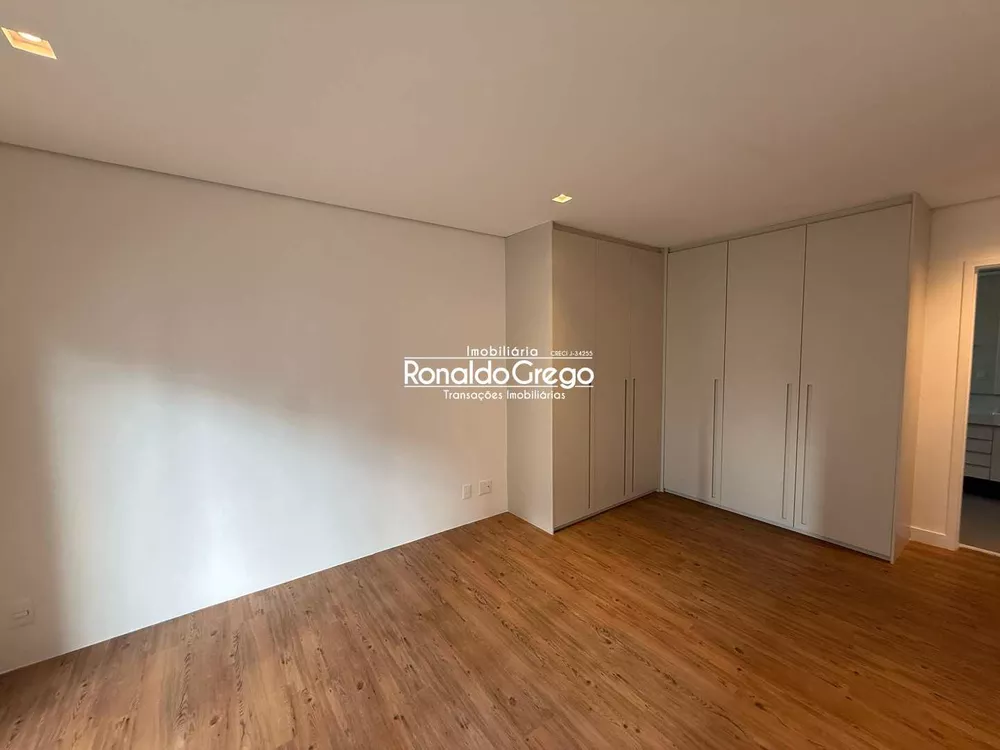 Apartamento, 3 quartos, 226 m² - Foto 2