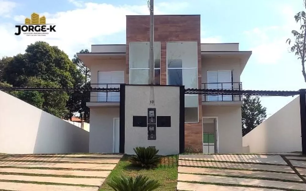 Casa à venda com 3 quartos, 150m² - Foto 1