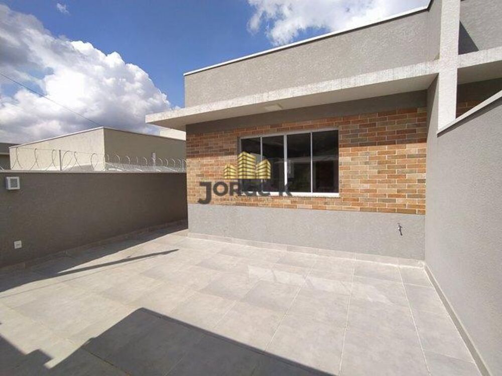 Casa à venda com 3 quartos, 189m² - Foto 2