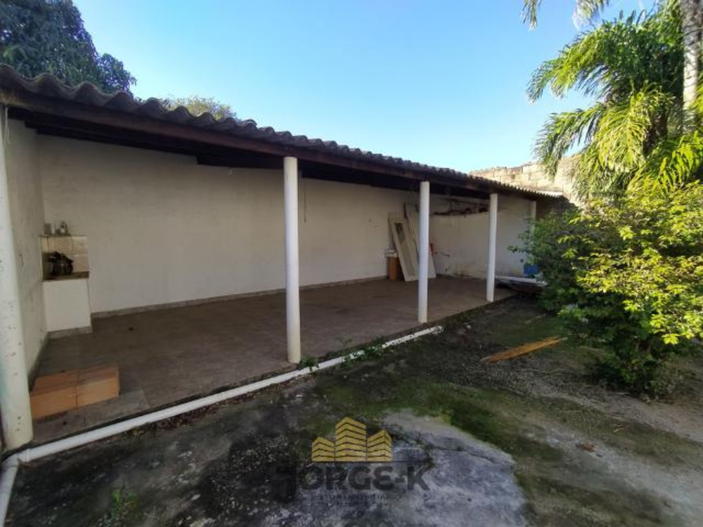 Casa para alugar com 2 quartos, 300m² - Foto 12
