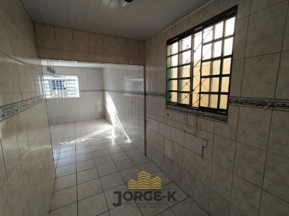 Casa para alugar com 2 quartos, 300m² - Foto 9