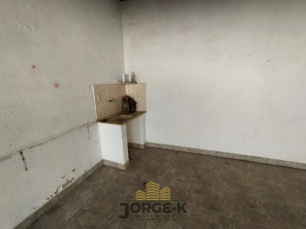 Casa para alugar com 2 quartos, 300m² - Foto 14