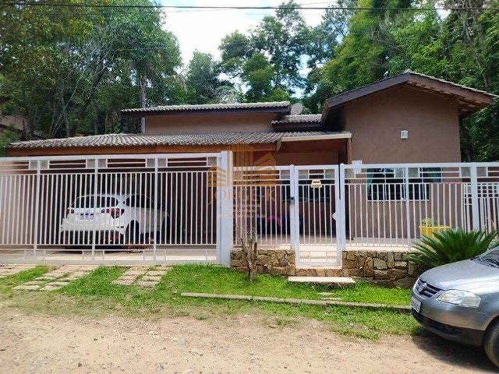 Casa, 5 quartos, 210 m² - Foto 1