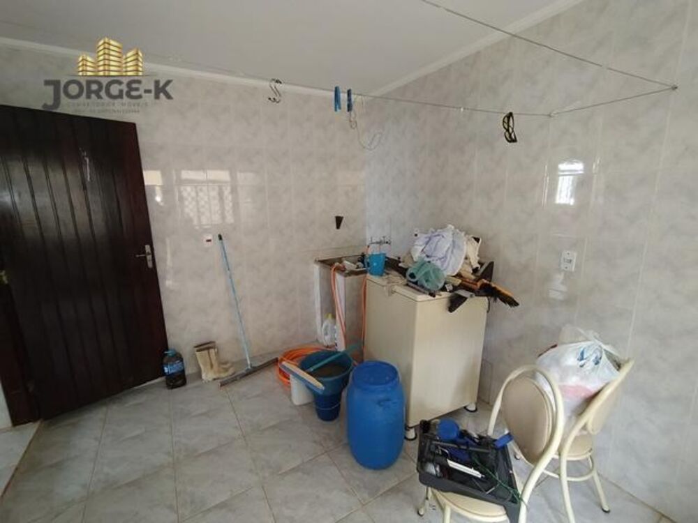Casa, 4 quartos, 353 m² - Foto 2