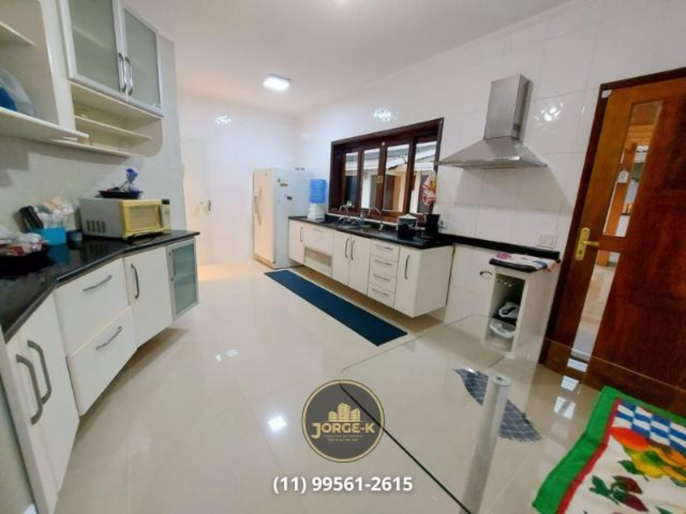 Casa, 3 quartos, 321 m² - Foto 1