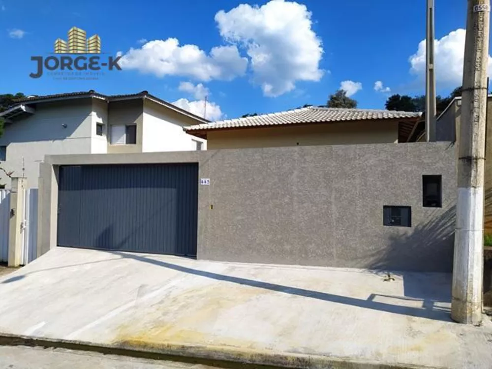 Casa à venda com 4 quartos, 297m² - Foto 1