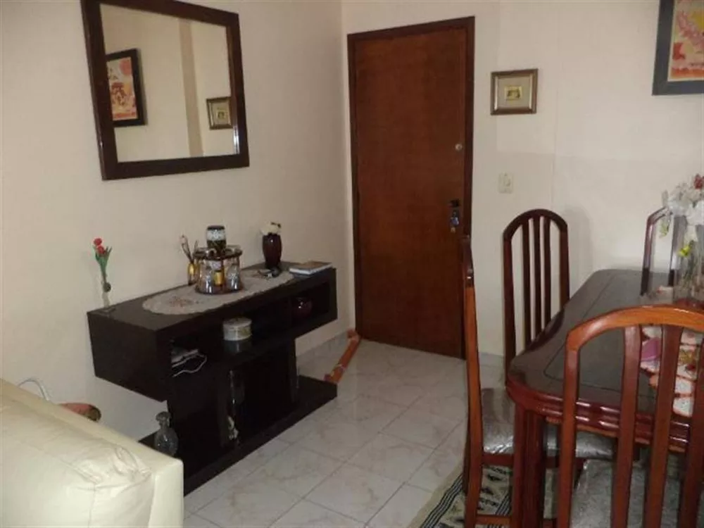 Apartamento à venda com 2 quartos, 77m² - Foto 4