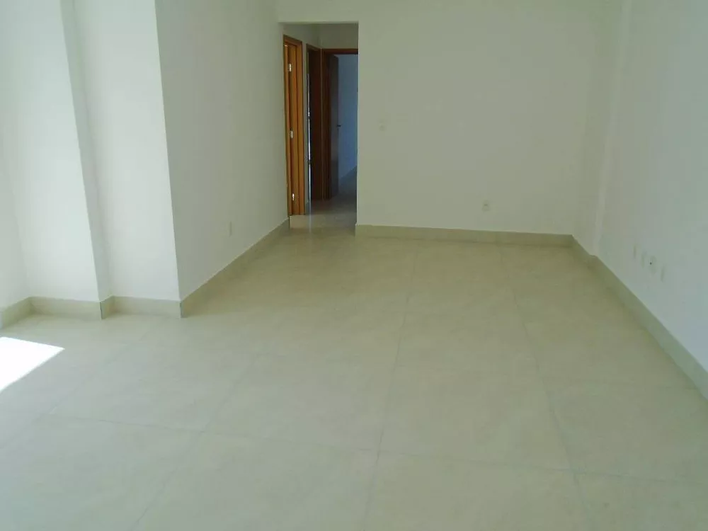 Apartamento à venda com 3 quartos, 108m² - Foto 2