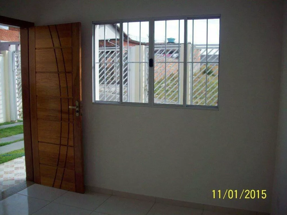 Casa à venda com 2 quartos, 70m² - Foto 7