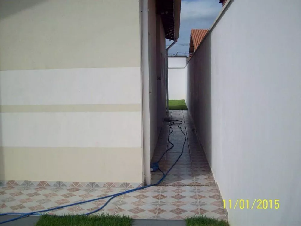 Casa à venda com 2 quartos, 70m² - Foto 4