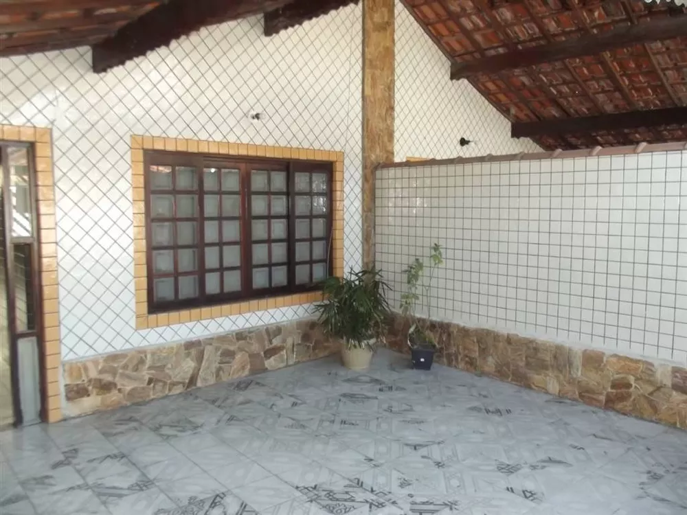 Casa à venda com 2 quartos, 80m² - Foto 3