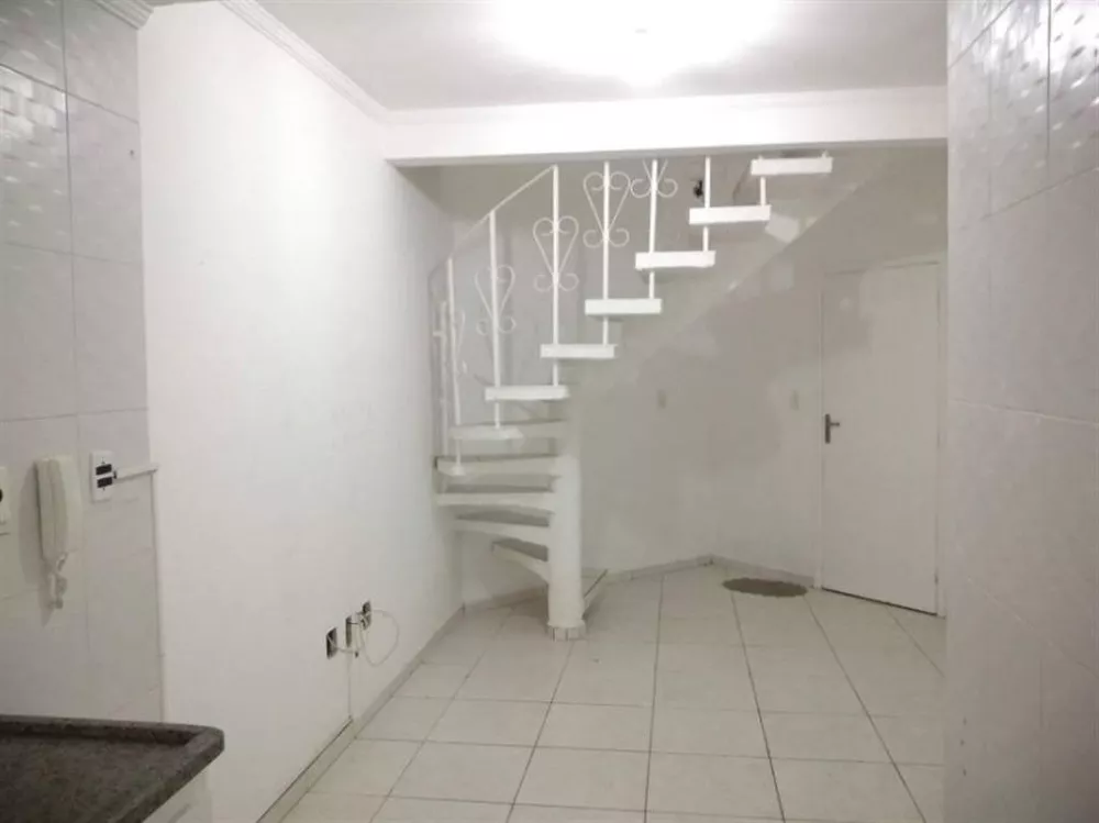 Sobrado para alugar com 2 quartos, 75m² - Foto 2