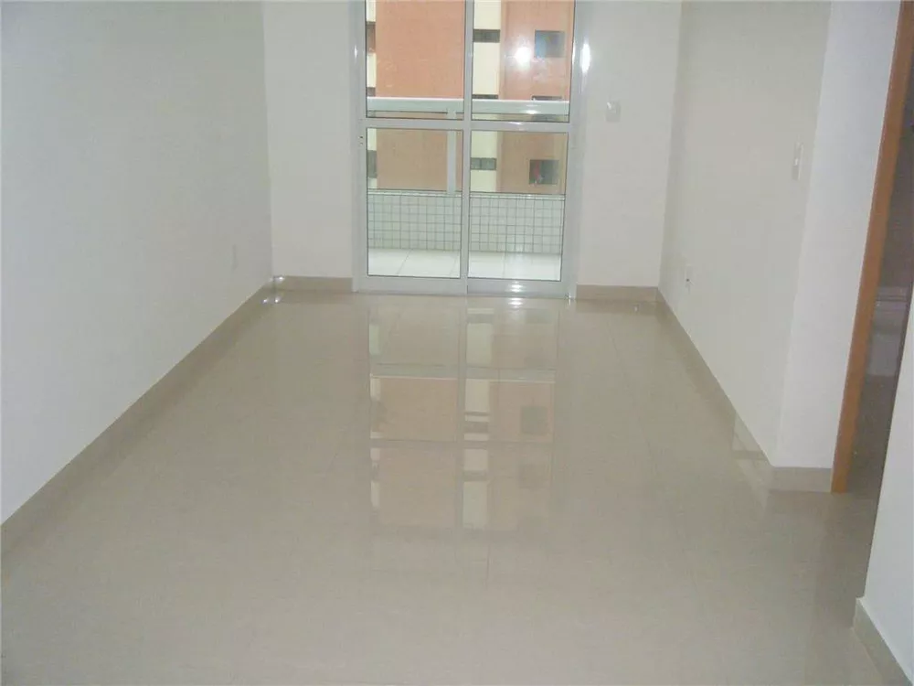 Apartamento à venda com 2 quartos, 79m² - Foto 2