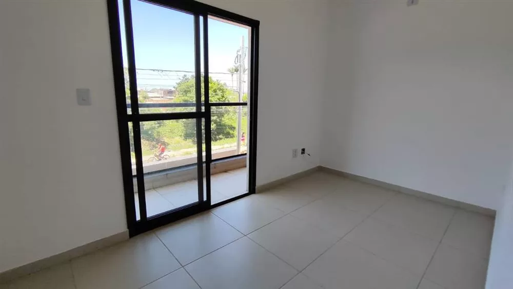 Casa à venda com 2 quartos, 60m² - Foto 7