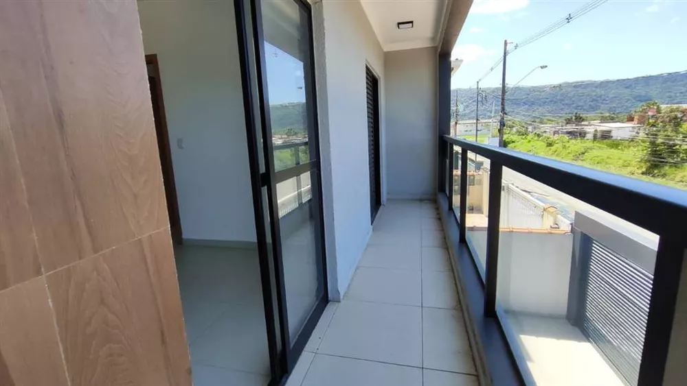 Casa à venda com 2 quartos, 60m² - Foto 1