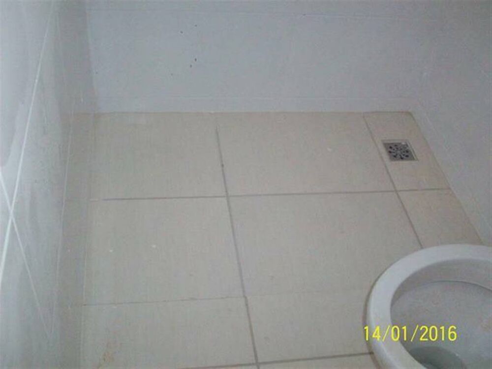 Casa à venda com 2 quartos, 70m² - Foto 2
