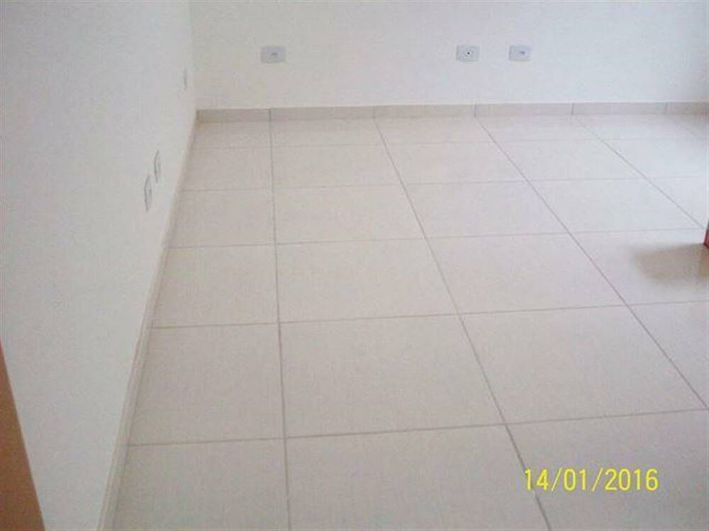 Casa à venda com 2 quartos, 70m² - Foto 4