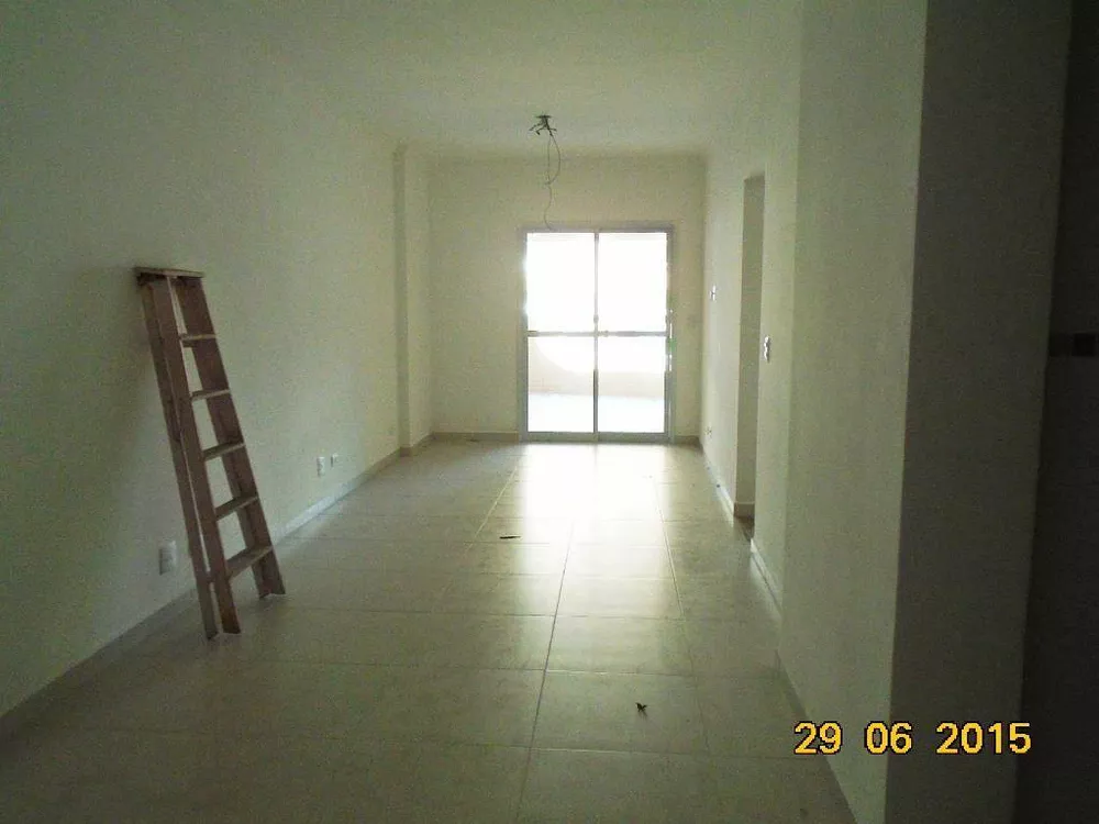 Apartamento à venda com 3 quartos, 120m² - Foto 2