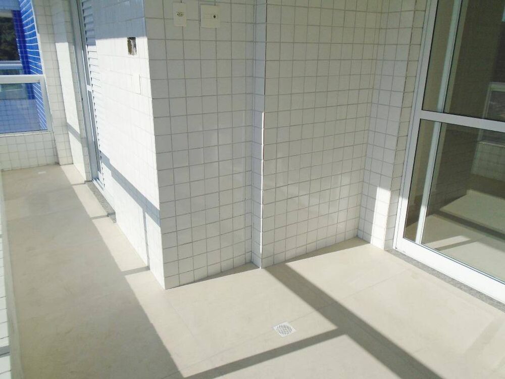 Apartamento à venda com 3 quartos, 108m² - Foto 2