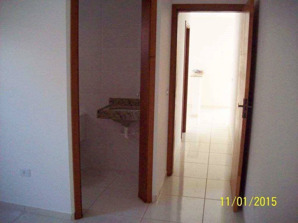 Casa à venda com 2 quartos, 70m² - Foto 5