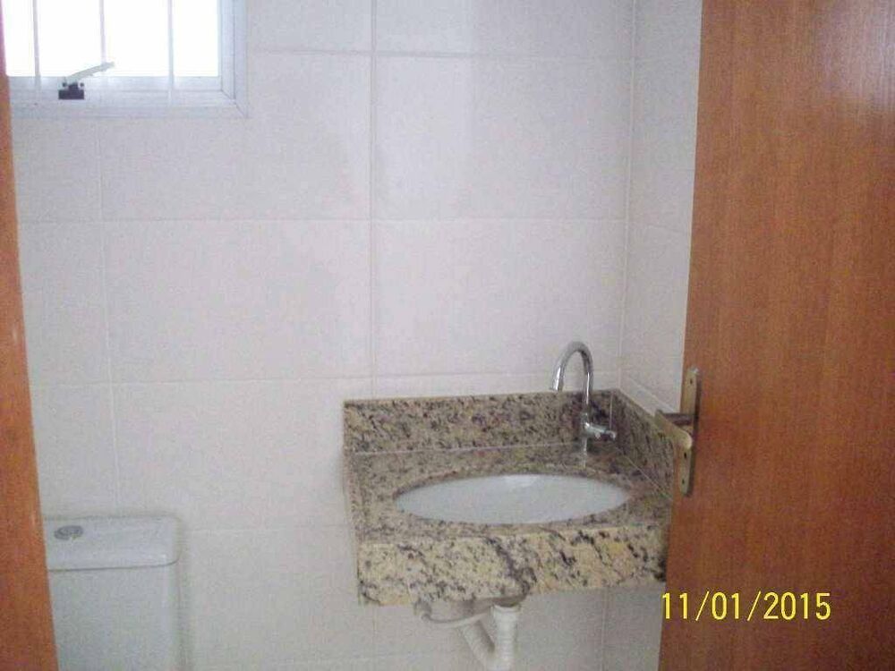 Casa à venda com 2 quartos, 70m² - Foto 8