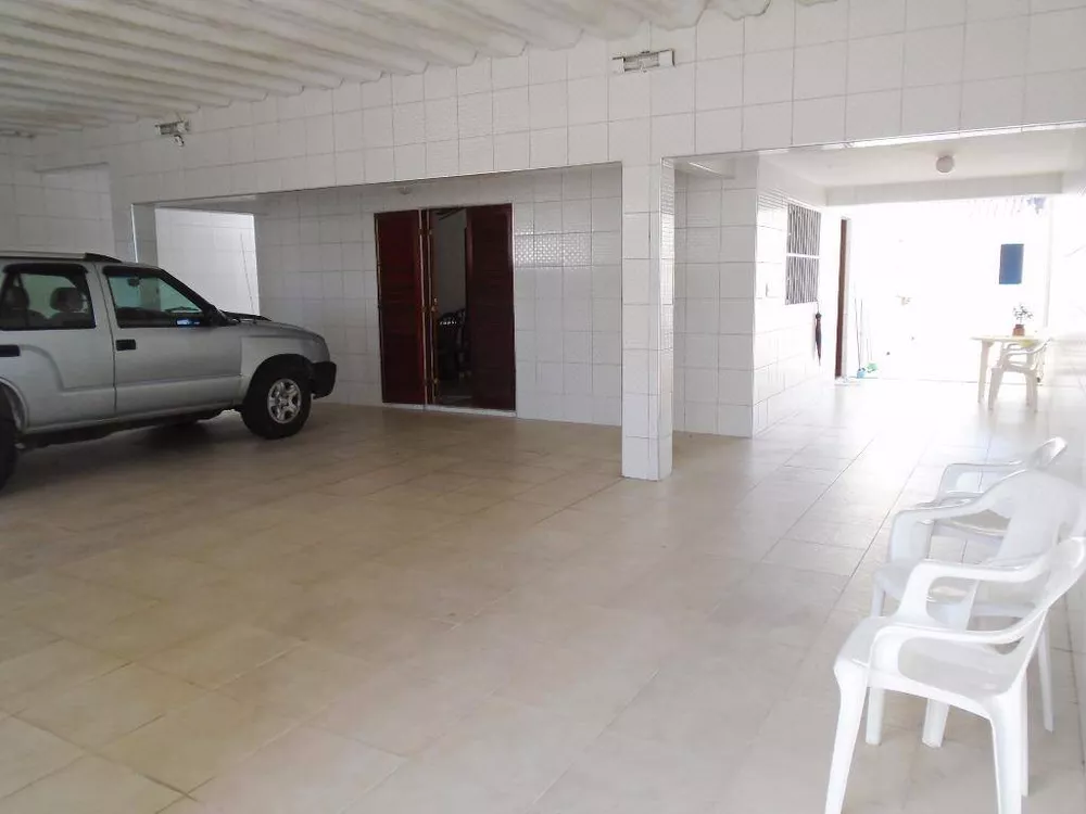 Casa à venda com 2 quartos, 133m² - Foto 1