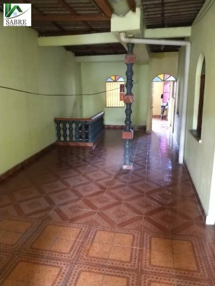 Casa à venda com 5 quartos, 231m² - Foto 1