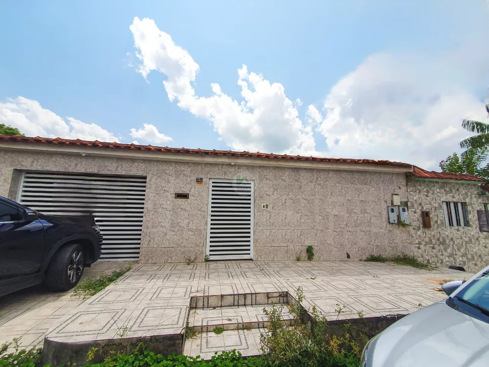 Casa, 5 quartos, 214 m² - Foto 1