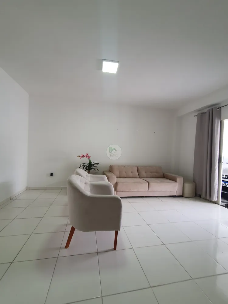 Casa, 3 quartos, 217 m² - Foto 2