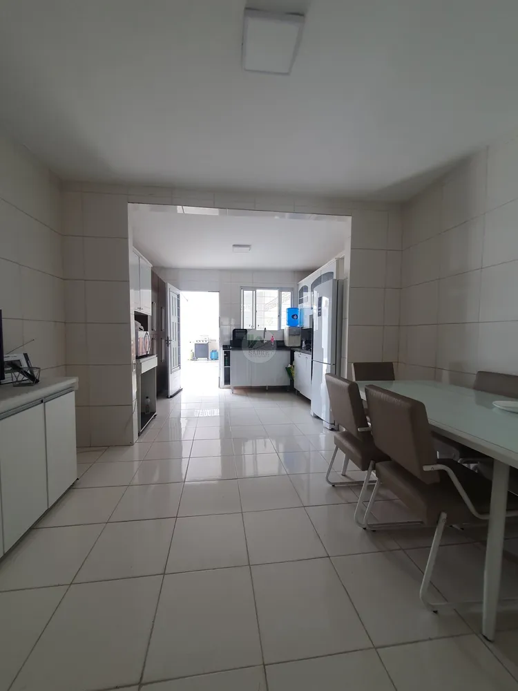 Casa, 3 quartos, 217 m² - Foto 4