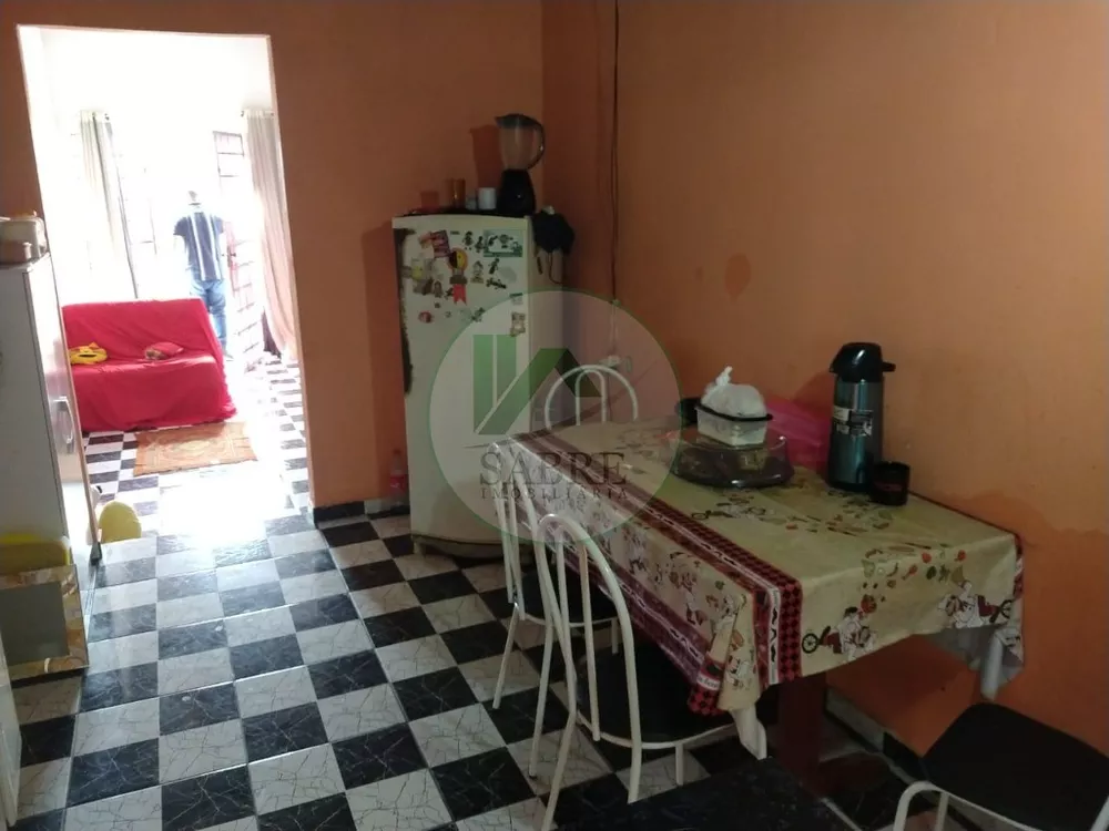 Casa à venda com 2 quartos, 70m² - Foto 2