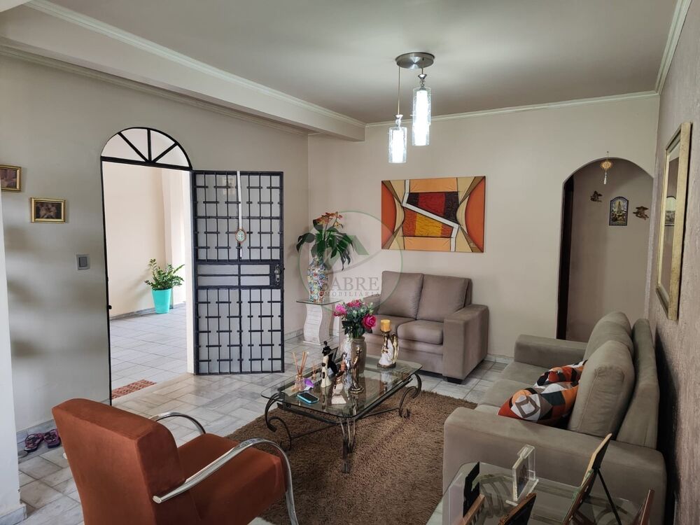 Casa, 4 quartos, 180 m² - Foto 1