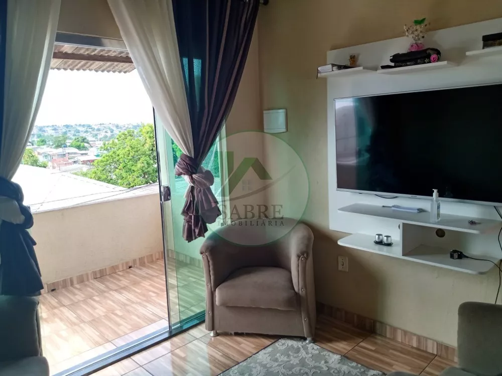 Casa à venda com 3 quartos, 185m² - Foto 1