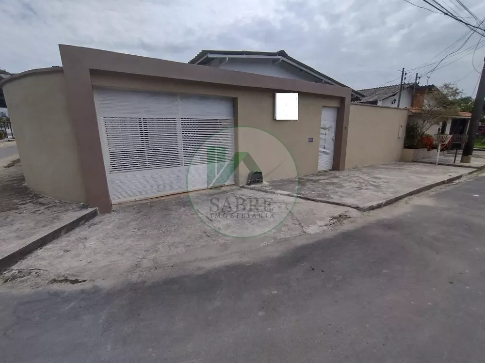 Casa, 5 quartos, 230 m² - Foto 1