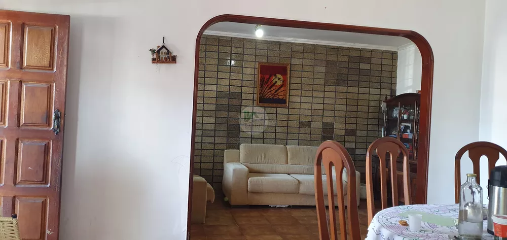 Casa à venda com 5 quartos, 244m² - Foto 4