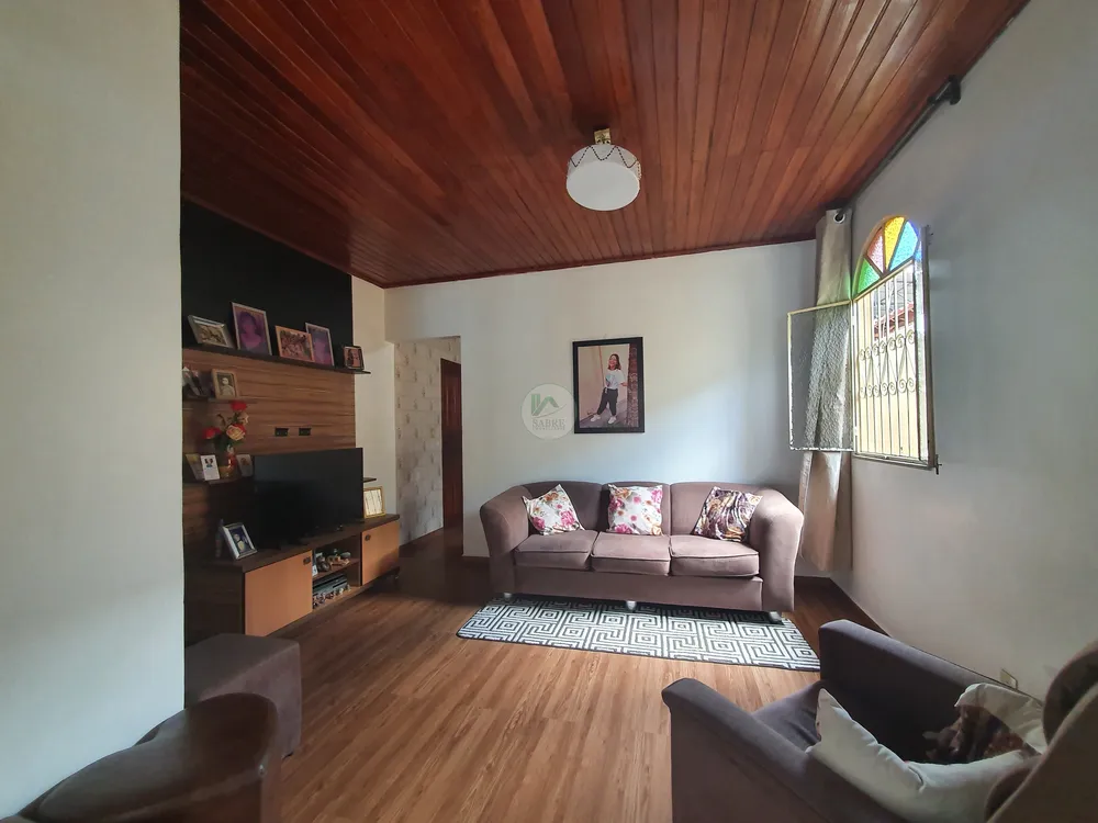 Casa, 3 quartos, 233 m² - Foto 1