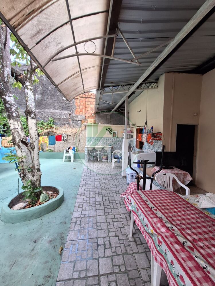 Casa à venda com 3 quartos, 212m² - Foto 3