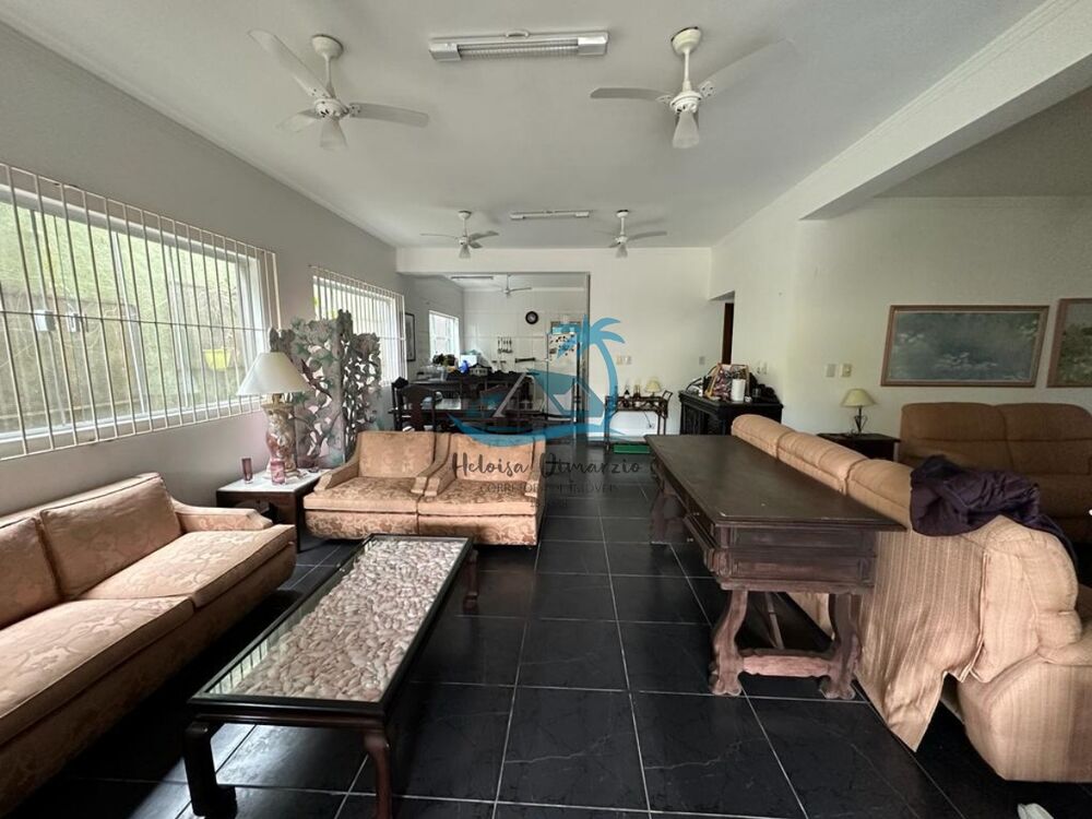 Casa à venda com 4 quartos, 250m² - Foto 2