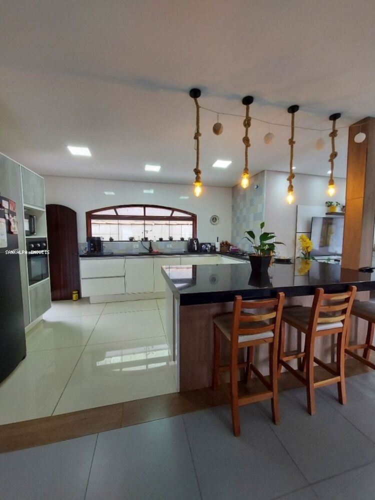 Casa, 4 quartos, 249 m² - Foto 8