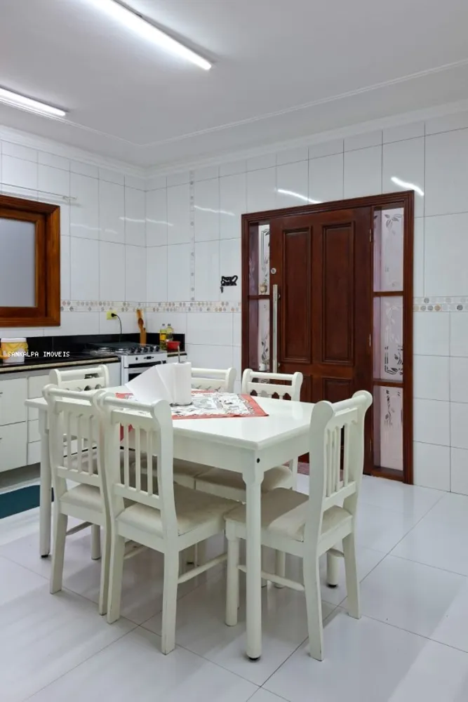 Casa, 3 quartos, 178 m² - Foto 1