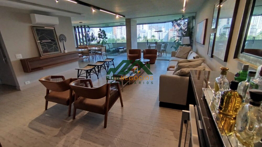Apartamento para alugar com 4 quartos, 271m² - Foto 1