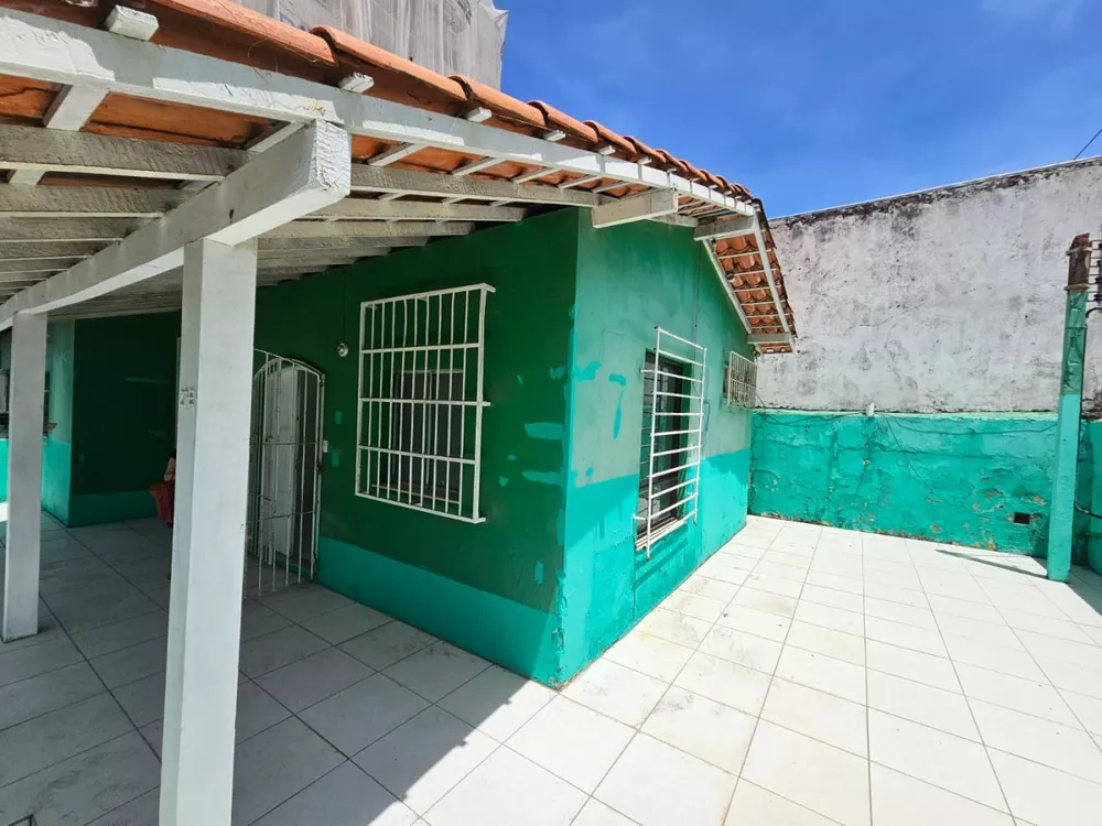 Casa à venda com 3 quartos, 150m² - Foto 1