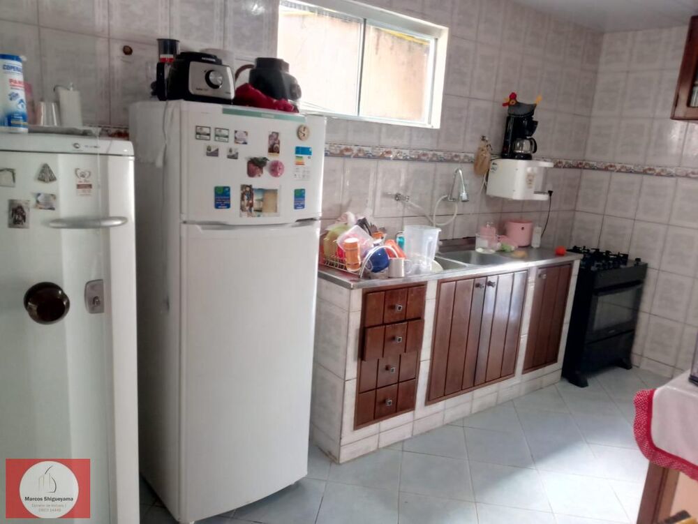 Casa à venda com 2 quartos, 200m² - Foto 2